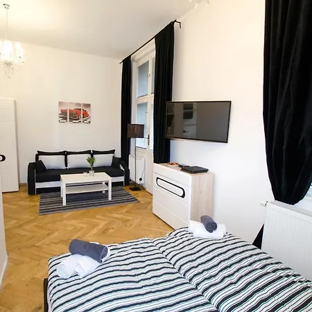 Globe Adults Only * Prag