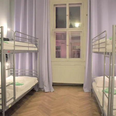 Hostel Globe Adults Only *