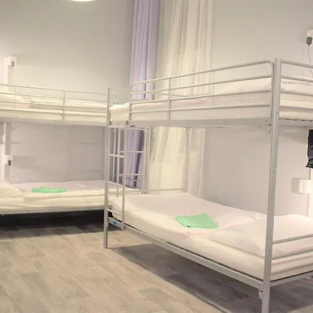 Globe Adults Only Prag