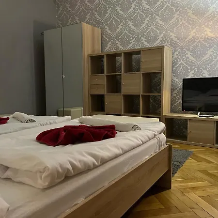 Globe Adults Only Praga