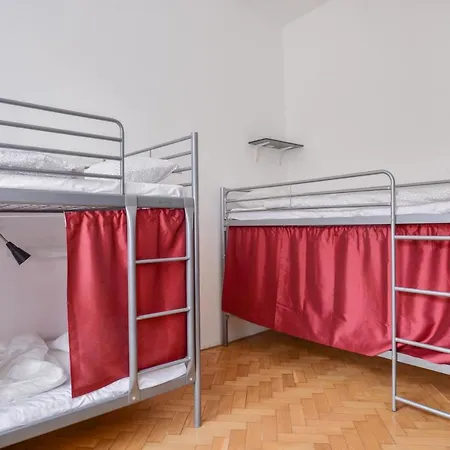 Globe Adults Only Hostal