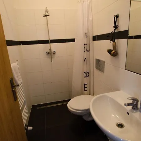 Hostel Globe Adults Only