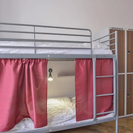 Hostel Globe Adults Only