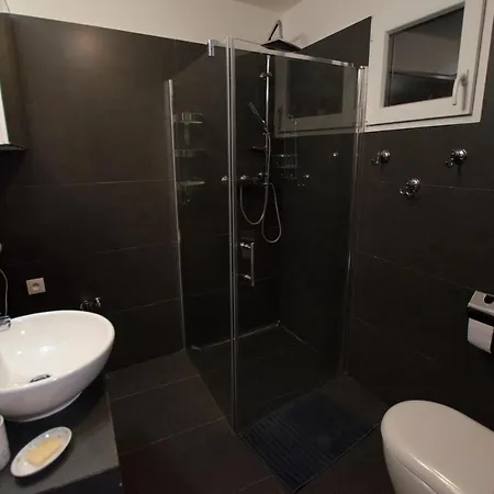 Globe Adults Only Hostel