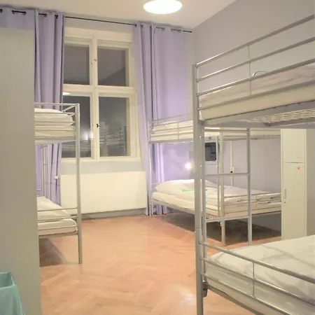 Hostel Globe Adults Only