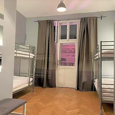 Globe Adults Only Hostel *