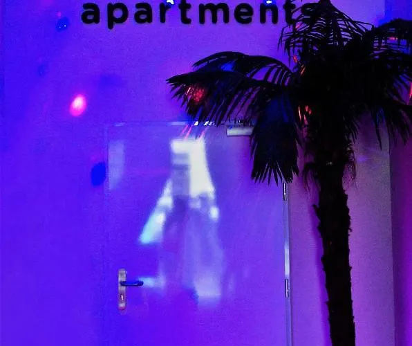 Globe Adults Only * プラハ