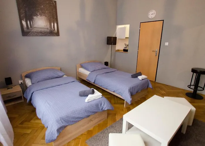 Globe Adults Only Hostel