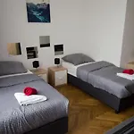 Globe Adults Only Hostel *