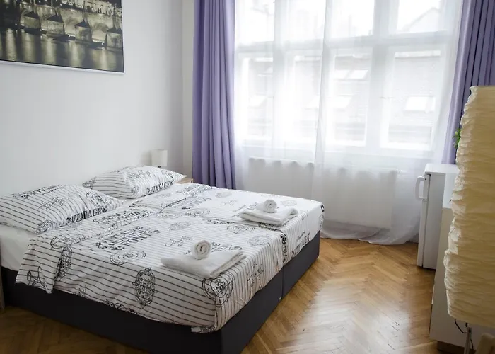 Globe Adults Only * Praga